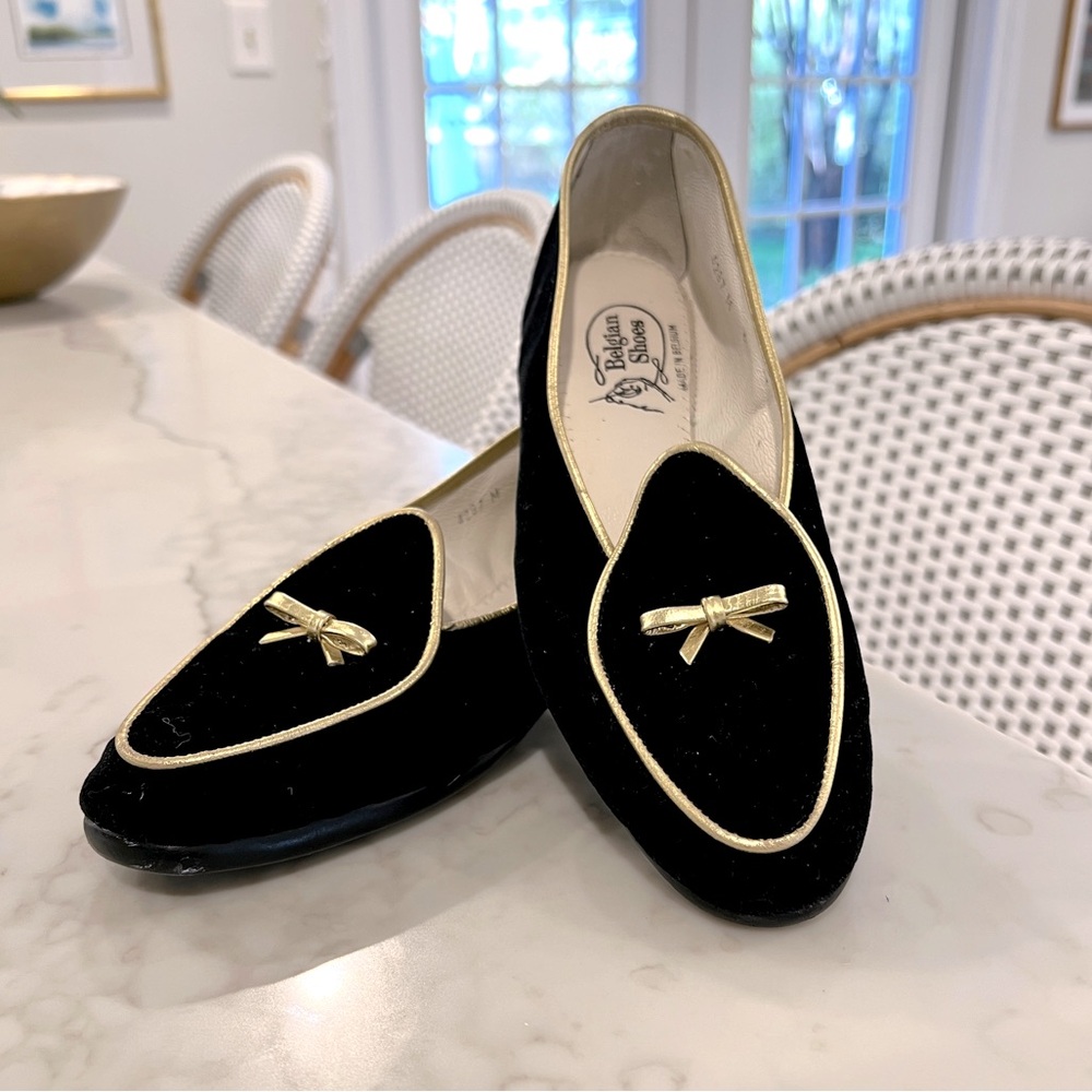 Belgian Shoes Black Velvet with Gold Bow Slipper Flat Loafer EUC Holiday Size 6